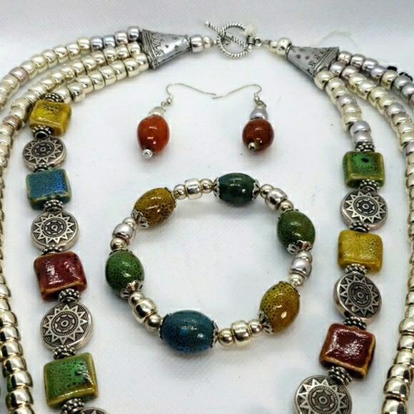 Sophisticated Southwestern Style Beaded Multicolored Multistrand Necklace Set - Picture 15 of 16